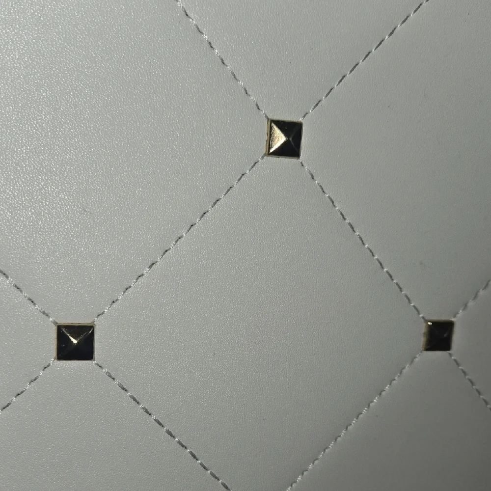 White Quilted Women's Bag - Picture 12 of 12